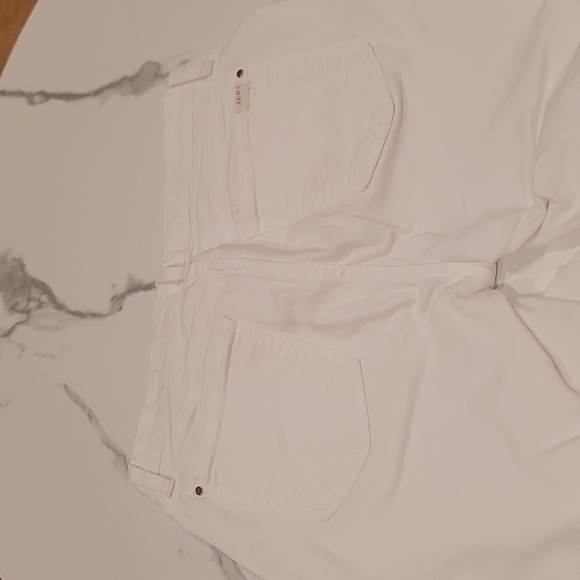 Jen 7 White Jeans - Picture 8 of 8
